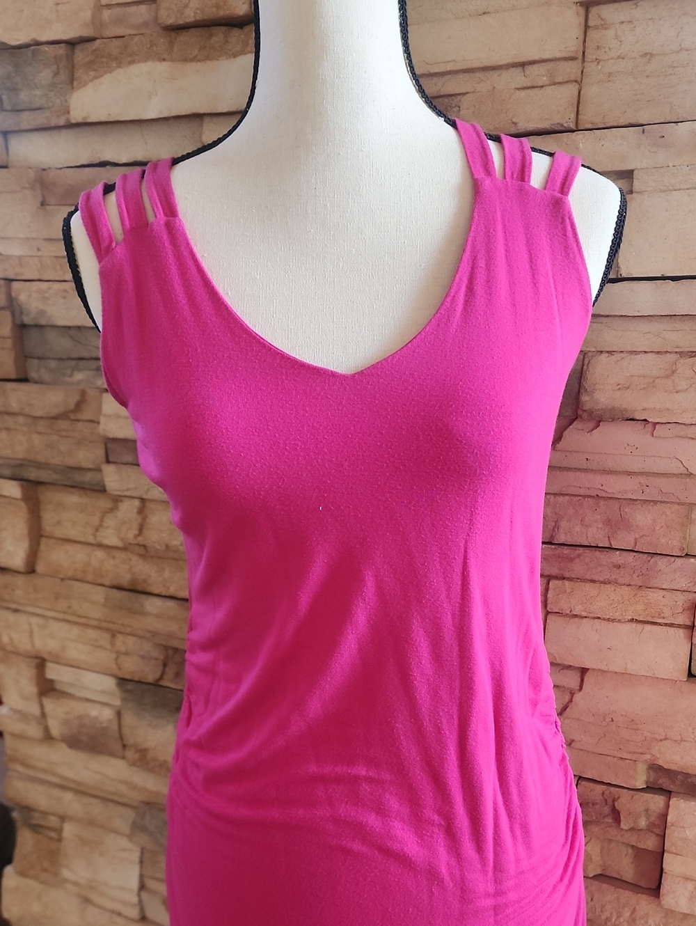 Women’s Hot Pink Strappy Shoulder Tank Top SZ lg